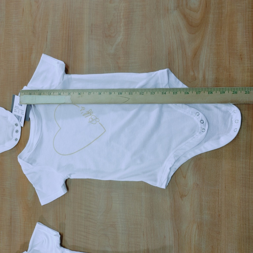 Grayson Mini Baby Girls White Heart Graphic Bodysuit 18 Months 4 Pack - Picture 5 of 7